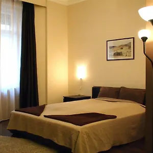 Πανσιόν Budapest Suites